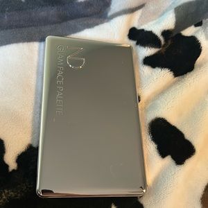 Natasha Deonas glam face palette